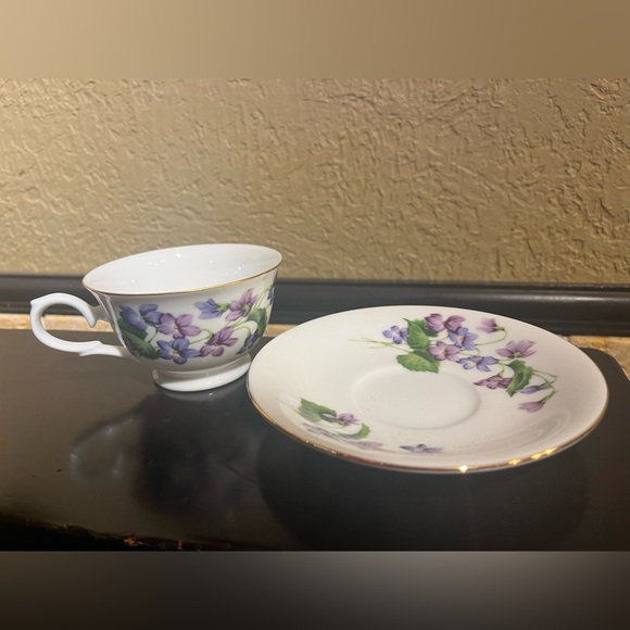 FEBRUARY Vintage AVON ‘Blossoms of the Month’ Teacup & Saucer February Violet - Picture 8 of 10